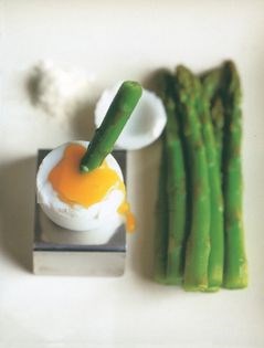 Boiled duck’s egg with asparagus soldiers