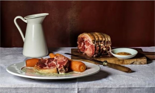 Boiled ham and parsley sauce