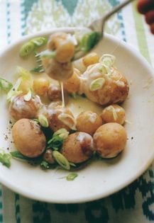 Boiled new potatoes with Stinking Bishop & spring onions
