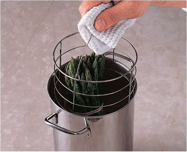 Boiling asparagus