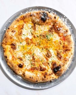 Bolognese pizza