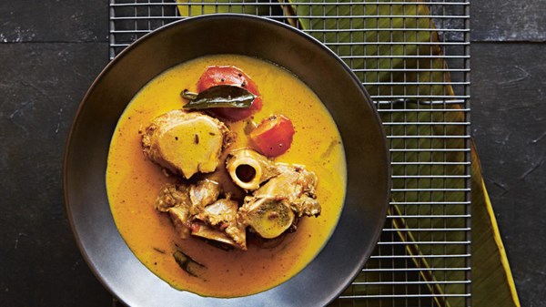 Bone broth (Aattukal sothi)