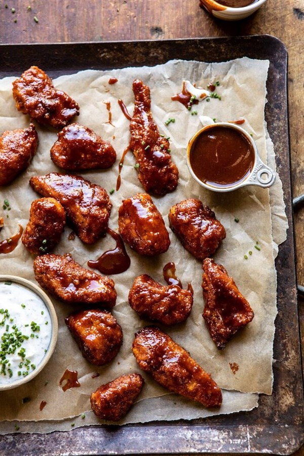 Boneless honey BBQ chicken wings with spicy ranch