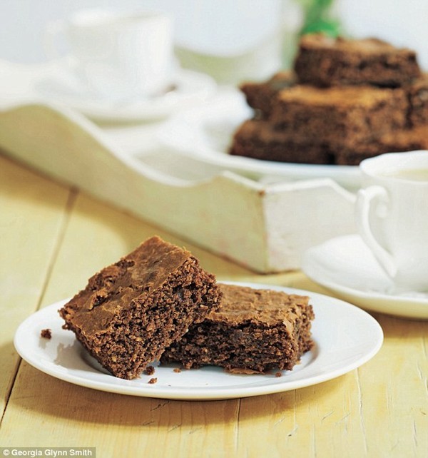 Bonfire chocolate traybake