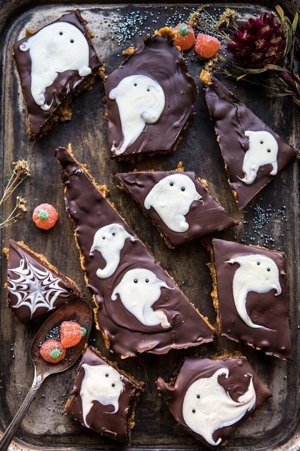 Boo! chocolate peanut butter bars