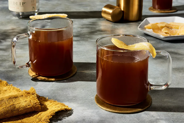 Booze-free toddy with apples shrub