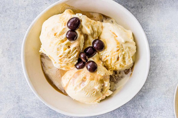 Boozy Baileys affogato