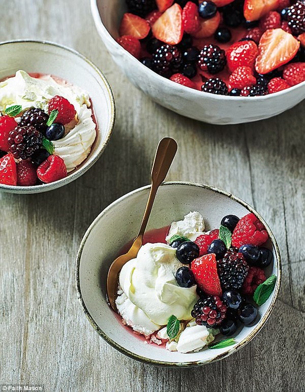 Boozy berry fool