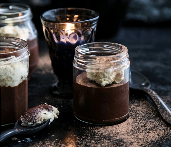 Boozy chocolate Nutella pots