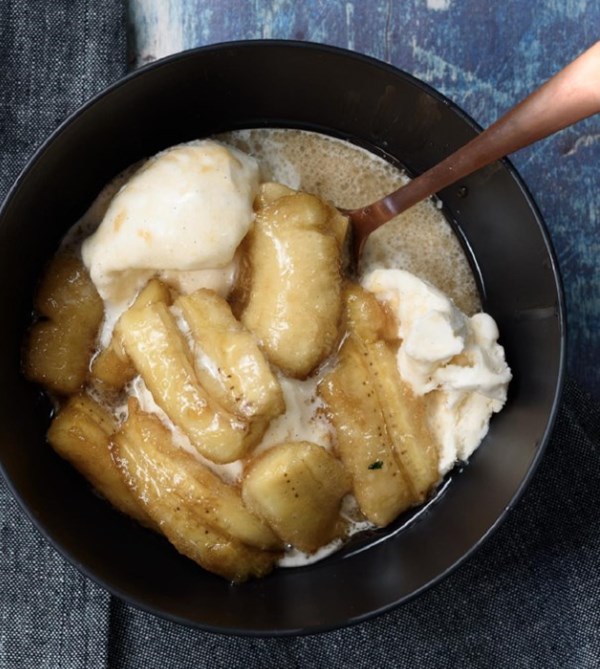 Boozy coconut bananas Foster