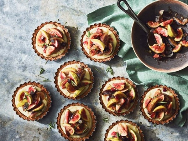 Boozy fig & muscadine tartlets