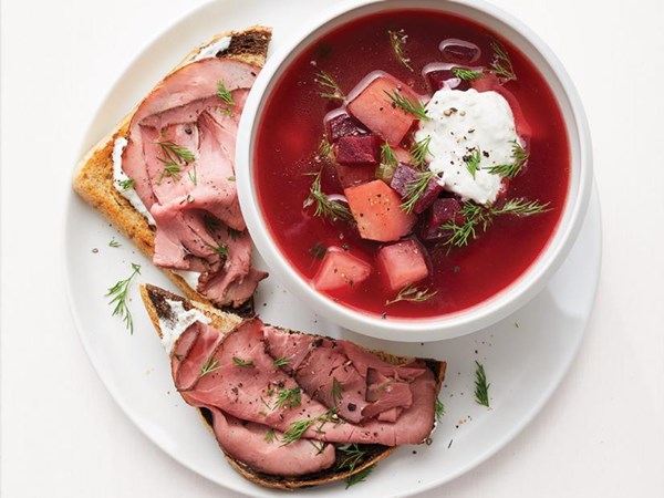 Borscht with roast beef toasts