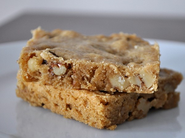 Bourbon blondies with walnuts