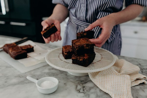 Bourbon caramel brownies