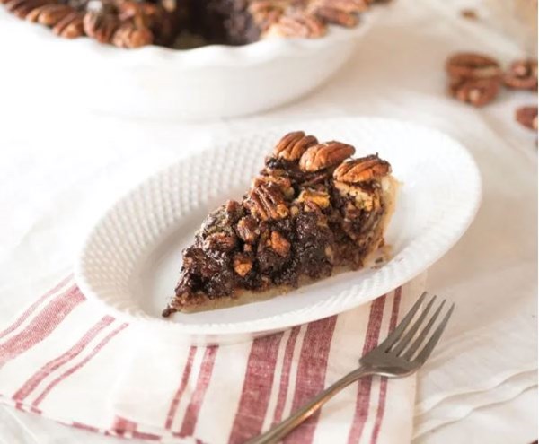 Bourbon chocolate pecan pie