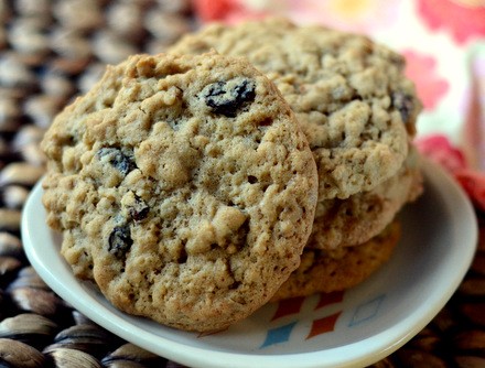 Bourbon oatmeal raisin cookies