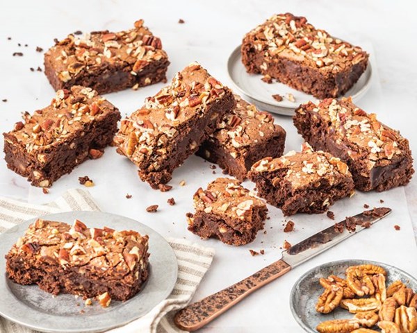 Bourbon-pecan brownies