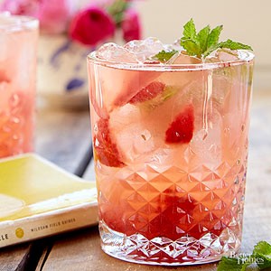 Bourbon strawberry smash