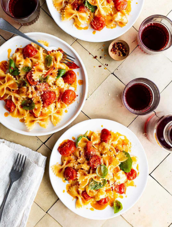 Bow ties with summer cherry tomato sauce and mozzarella