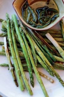 Braaied asparagus with shaved Parmesan