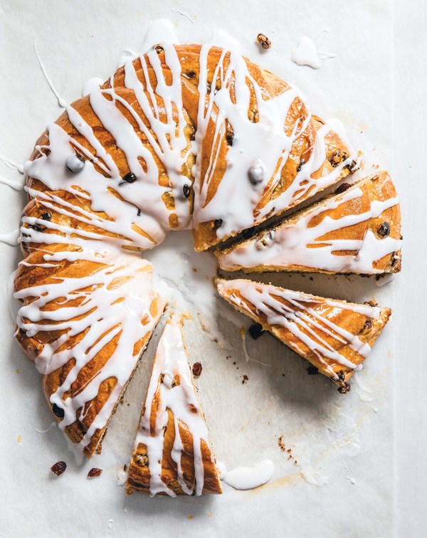 Braided almond-cream wreath (Kranzkuchen)