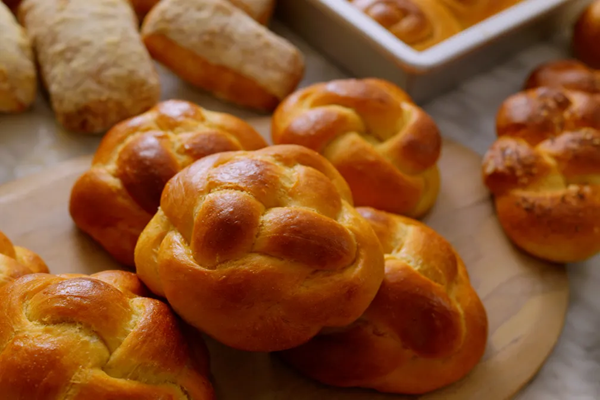 Braided challah rolls