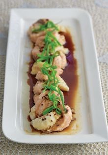 Braided fish steamed with ginger and green onions