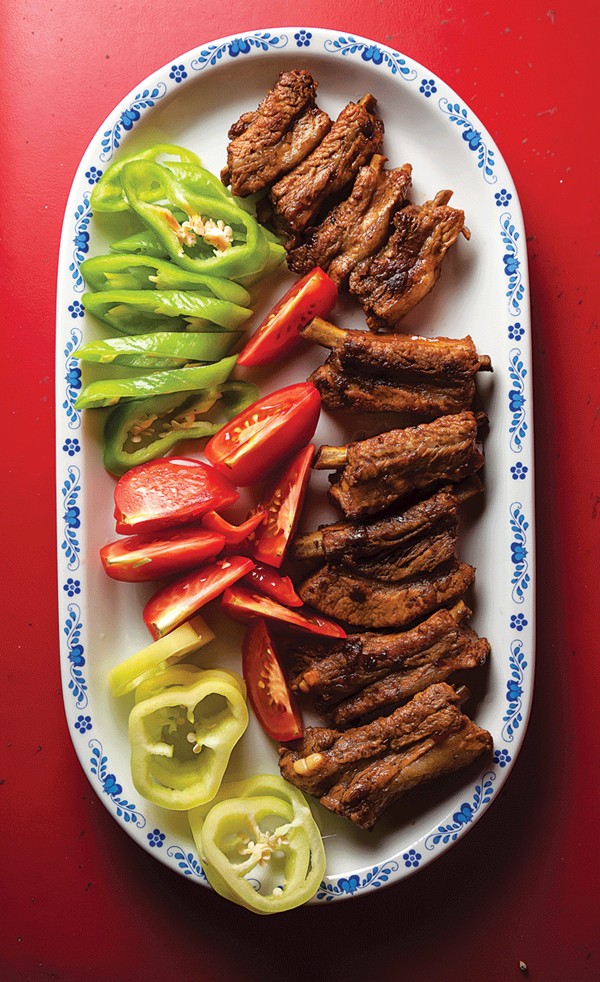 Braised and fried pork spareribs (Zsirban sult sertes oldalas)