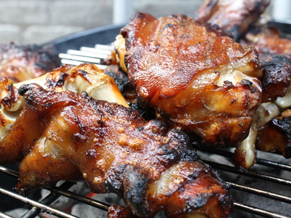 Braised and grilled trotters