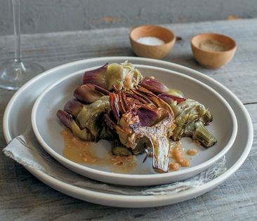 Braised artichokes in white wine
