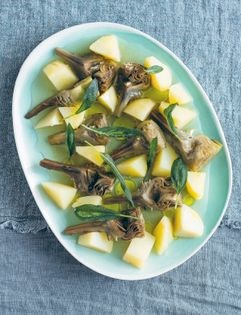 Braised artichokes with potatoes, garlic and sage