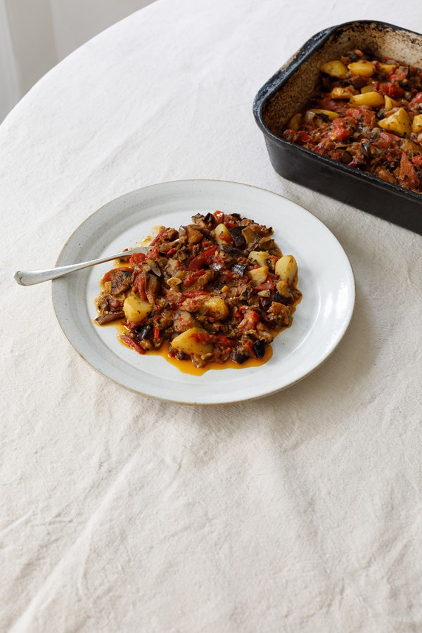 Braised aubergines with potatoes (Cianfotta di melanzane)