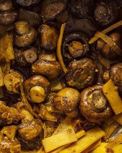 Braised bamboo & mushrooms