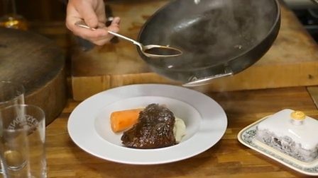 Braised beef cheeks with beer and mash