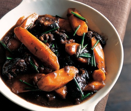 Braised beef with carrots (Bœuf braisé aux carrots)