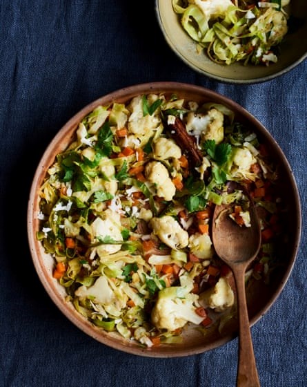 Braised cabbage and carrot with coconut