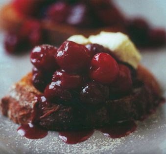 Braised cherries with spiced toasts (Soupe aux cerises)