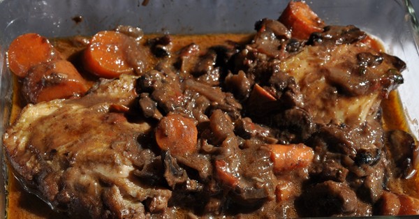 Braised chicken and mushroom ragù with "white curry" spices