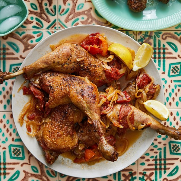 Braised chicken and tomatoes