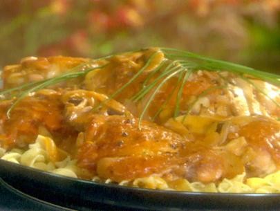 Braised chicken thighs with button mushrooms