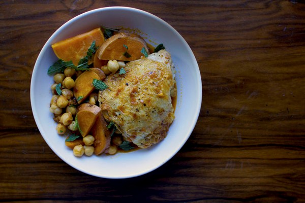 Braised chicken thighs with tomato and honey