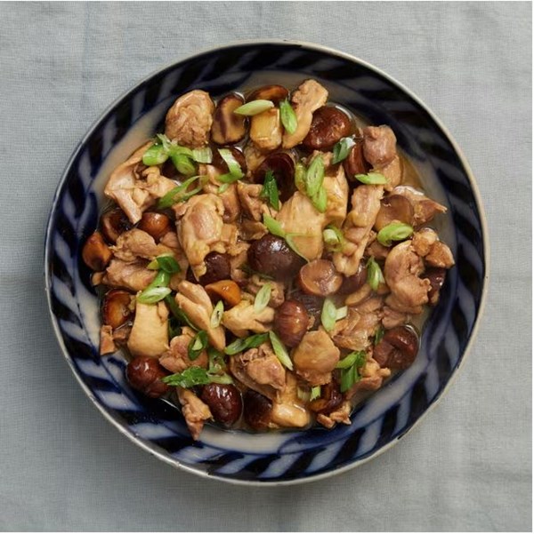 Braised chicken with chestnuts (Ban li shao ji)