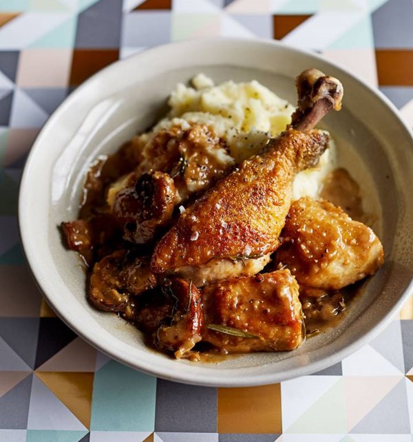 Braised chicken with mushrooms (Pollastre amb bolets)