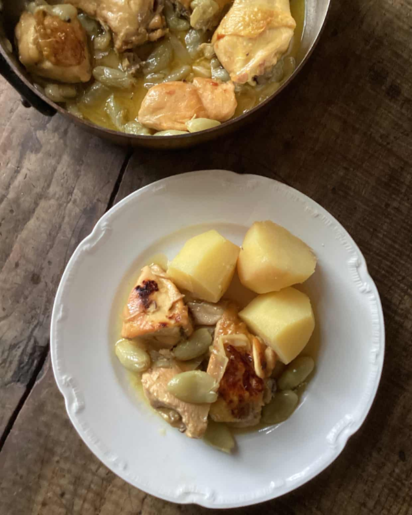 Braised chicken with pizzutella grapes,wine and vinegar