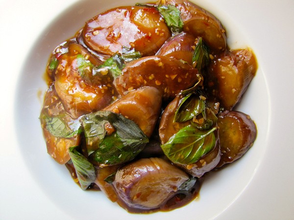 Braised eggplant with garlic and basil