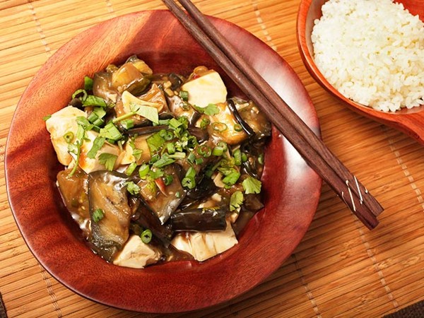Braised eggplant with tofu in garlic sauce