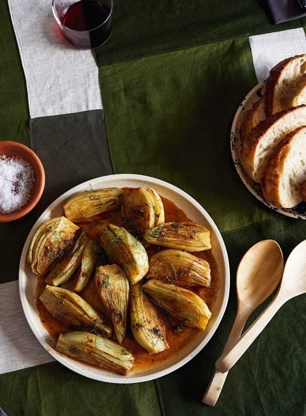 Braised fennel with olives vegetarian (Finocchi in umido)