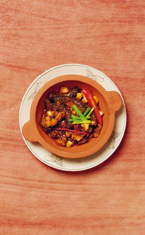 Braised goby fish and pork belly (Cá kèo kho tộ)