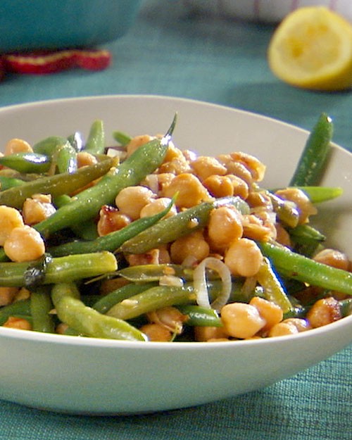 Braised green beans and chickpeas