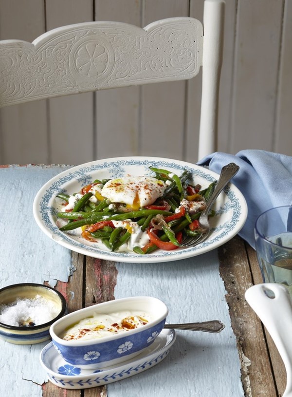 Braised green beans with poached eggs and yoghurt sauce